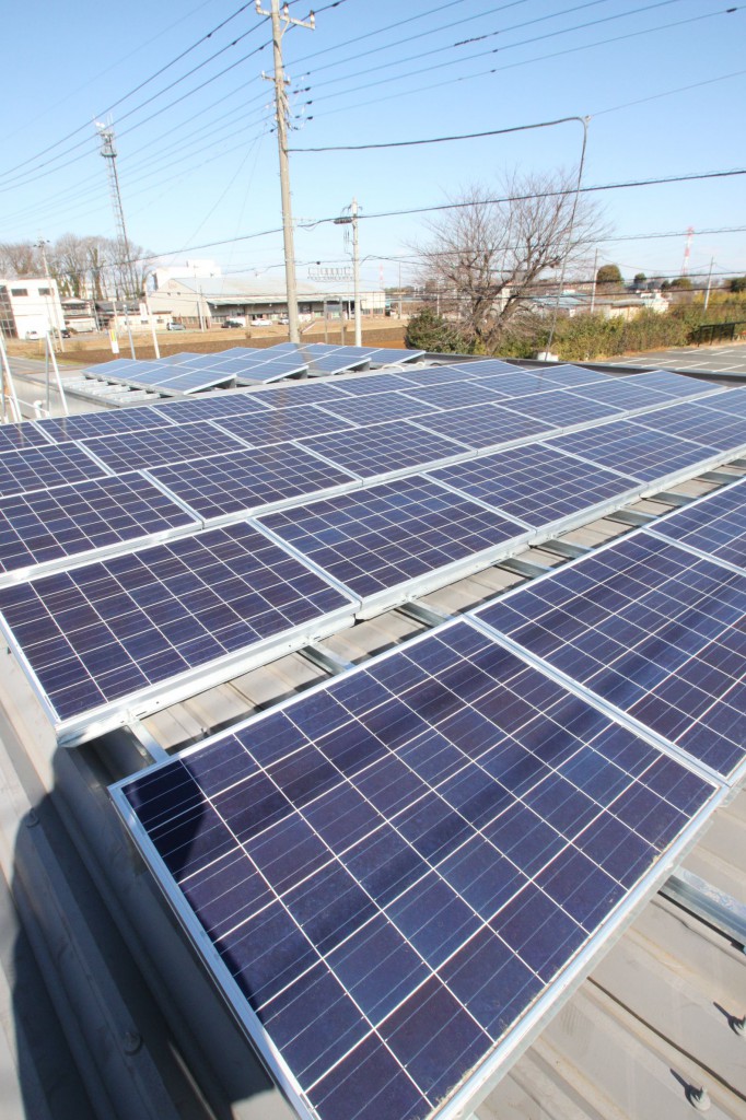 当社屋上の太陽光発電装置